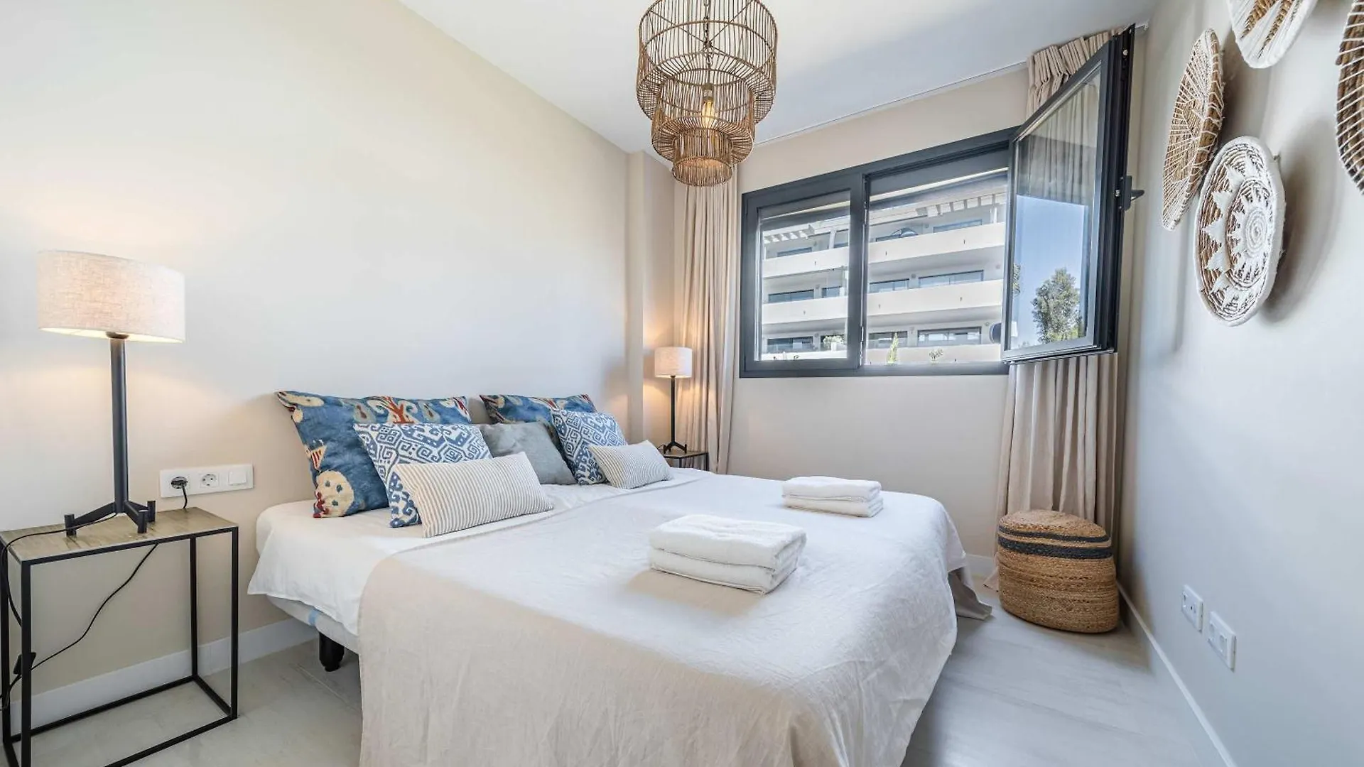 Apartment Las Olas Luxurious Retreat Estepona Spain